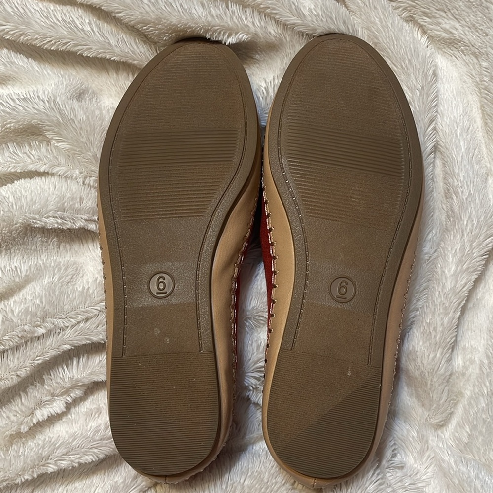 Perfect π flats for fall π - Picture 3 of 4
